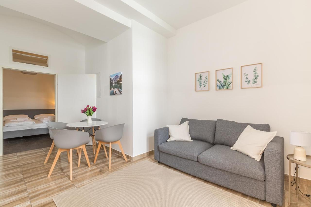 Xxxl Bed/ Free Parking/ Apartament *